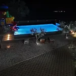 Mobile Homes Karlo & Dino בית נופש