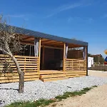 Hébergement de vacances Mobile Homes Karlo & Dino *