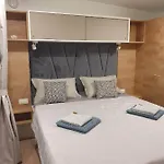 Mobile Homes Karlo & Dino بيت للعطل *