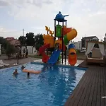 بيت للعطل Mobile Homes Karlo & Dino *