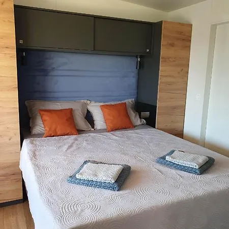 Mobile Homes Karlo & Dino Pula