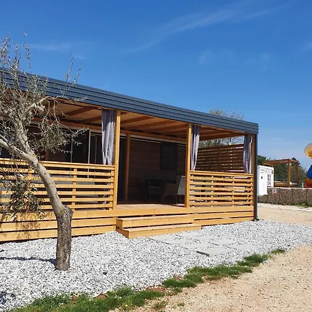 Holiday home Mobile Homes Karlo & Dino *