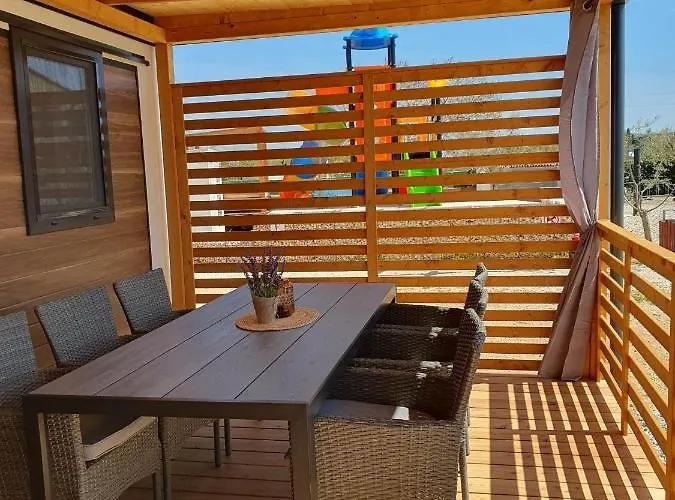 Mobile Homes Karlo & Dino Vakantiehuis *