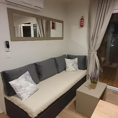 Mobile Homes Karlo & Dino Tatil Evi Pula