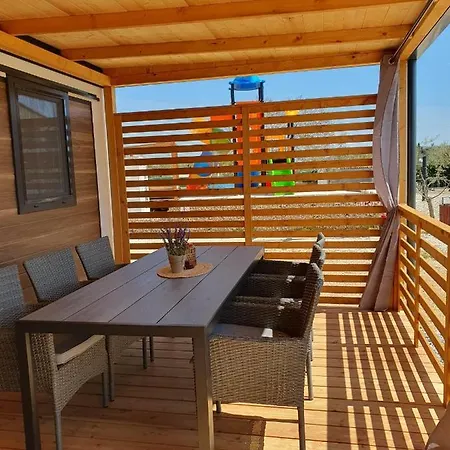 Mobile Homes Karlo & Dino בית נופש *