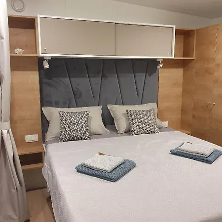 Mobile Homes Karlo & Dino Tatil Evi *