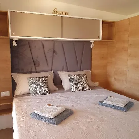 Mobile Homes Karlo & Dino Tatil Evi Pula