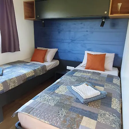 Mobile Homes Karlo & Dino Tatil Evi Pula