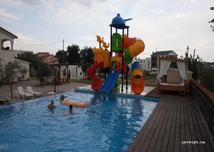 Σπίτι διακοπών Mobile Homes Karlo & Dino *